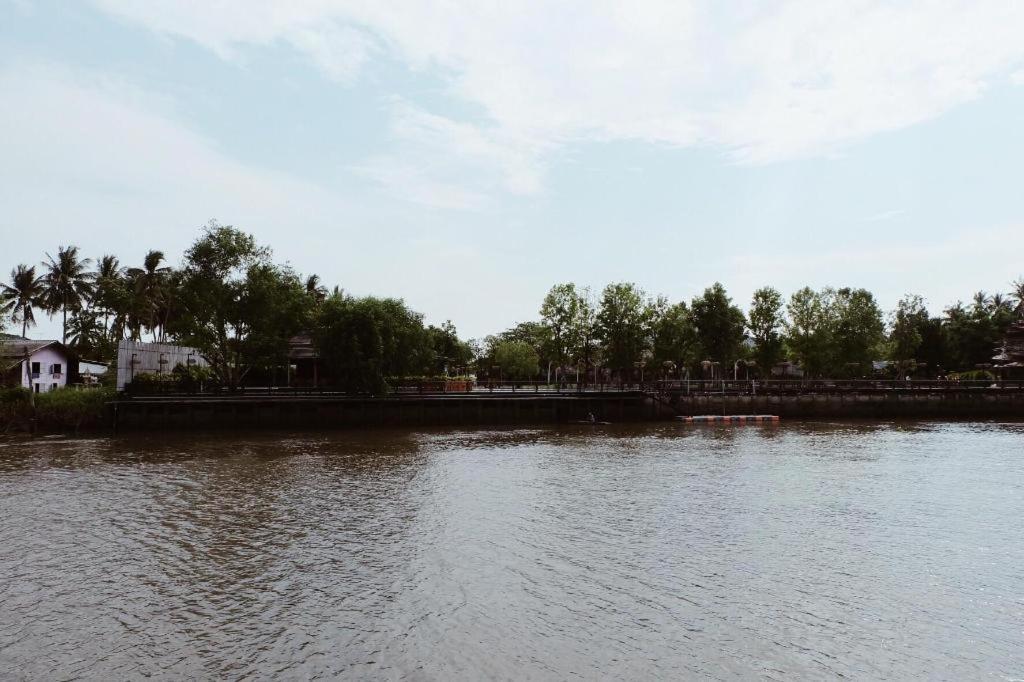 Ruennamyen Resort Amphawa Samut Songkhram Zewnętrze zdjęcie
